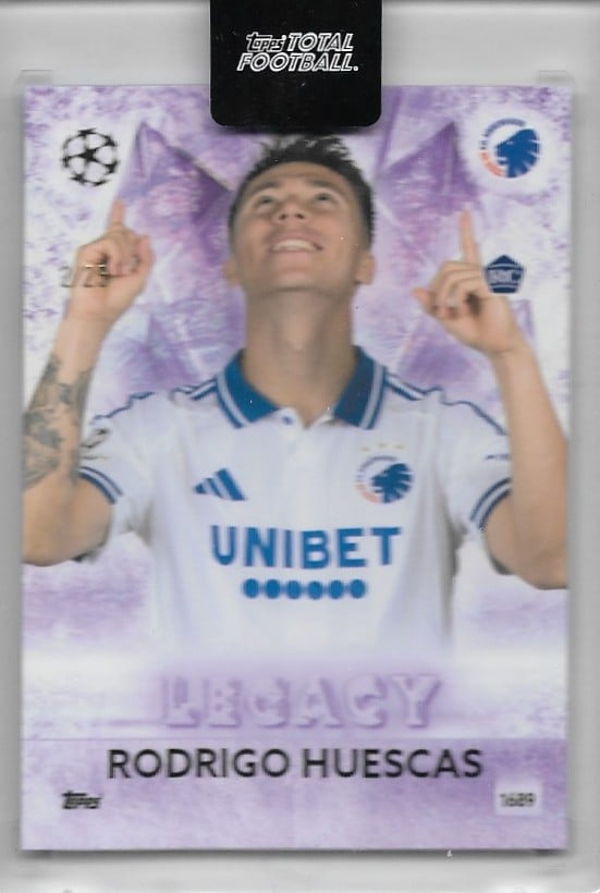 Rodrigo Huescas
Purple /25
card no. 1689
(UCC Legacy)