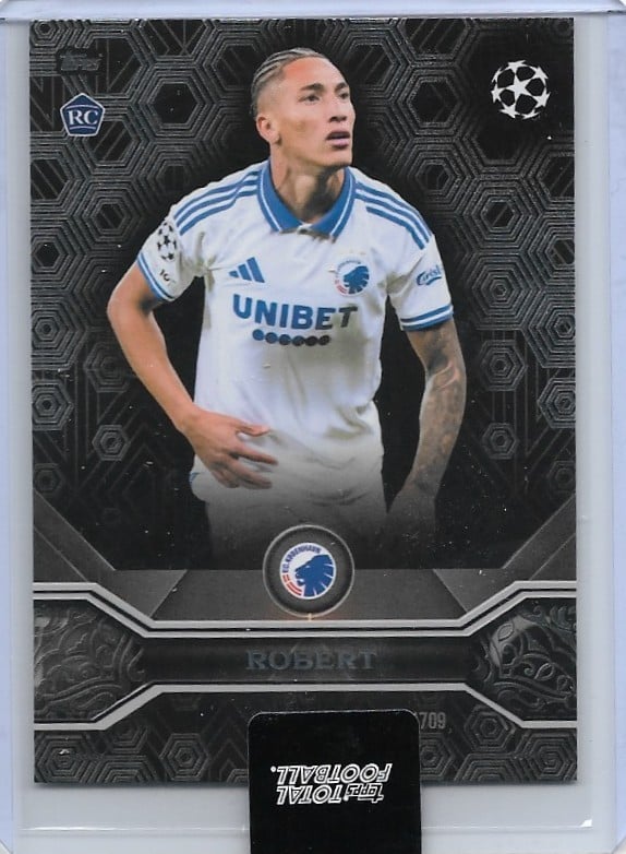 Robert
Base /99
card no. 1709
(UCC Titanium)