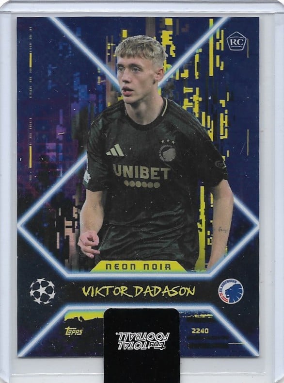 Viktor Dadason
Blue /50
card no. 2240
(UCC Neon Noir)