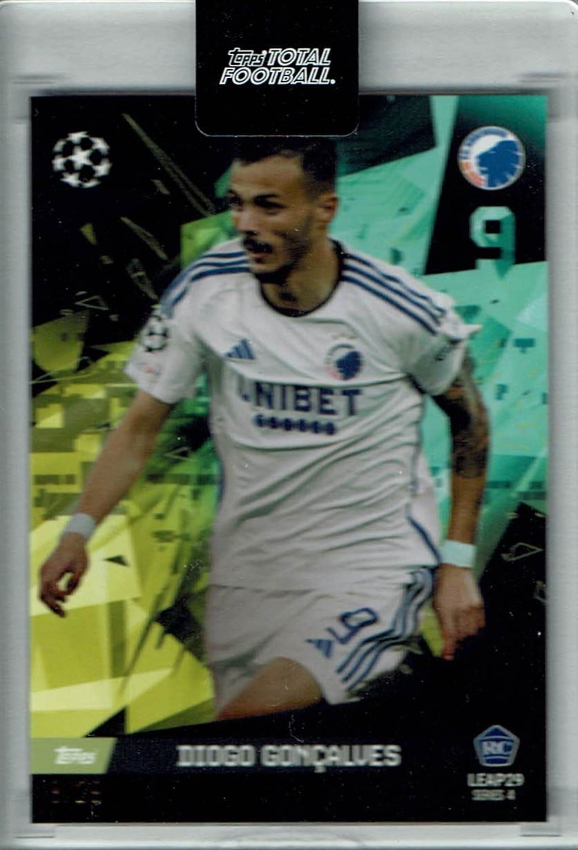Diogo Goncalves
Leap Year /29
card no. 743
printrun = 29